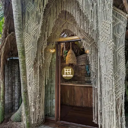 Hotel Hidden Treehouse Eco-hotel