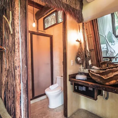 Hidden Treehouse Eco-hotel Hotel