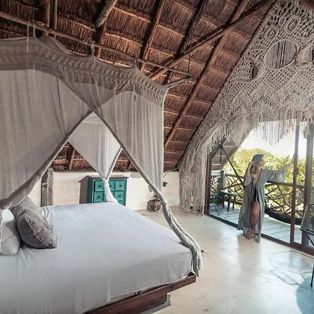 Hidden Treehouse Eco-hotel