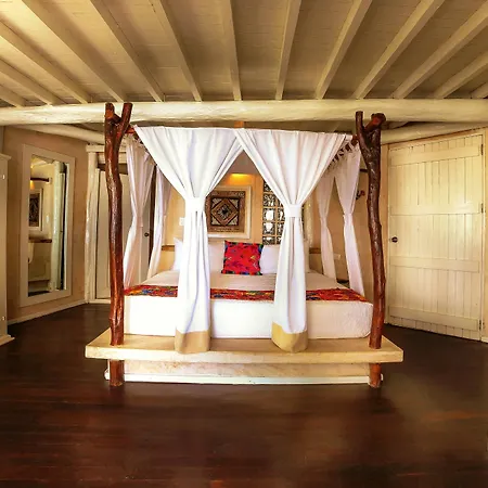 Estrellas - Located At The Party Zone 4* Tulum