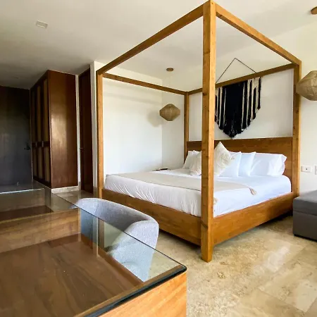 Omara Apartment *