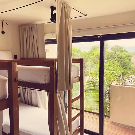 Hotel Moonshine & 3*