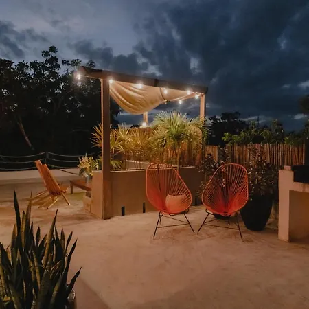 Ujo 100 Mb Wifi 2 Private Pools *