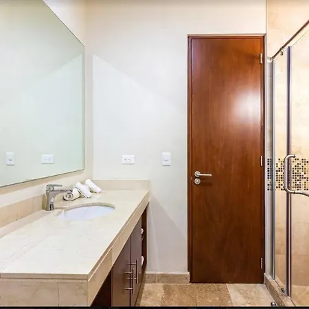 Apartment Chic Rooftop Ph, Private Pool, 1mi From The