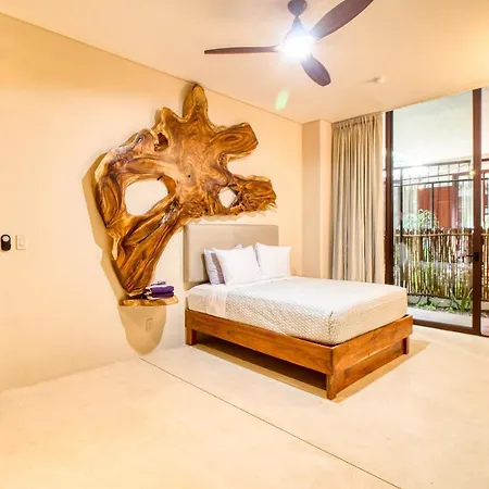 Amelia 104 Studio Hotel