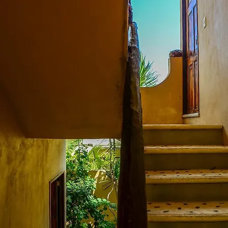 4 Palmas Apartment *
