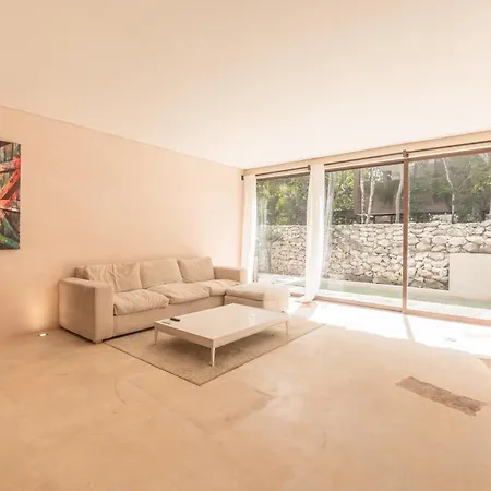 Luum Zama Private Pool, Chef, Mins To Beach Apartment *