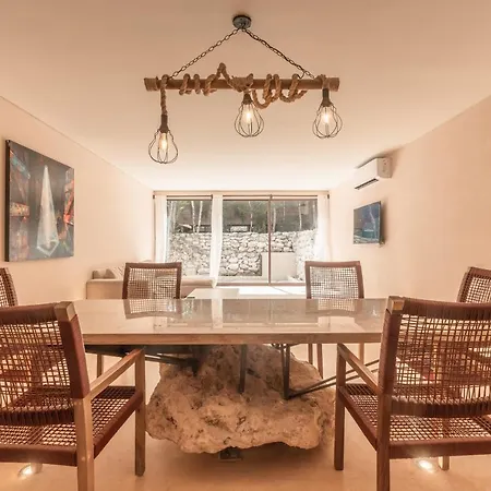 Luum Zama Private Pool, Chef, Mins To Beach Apartment *