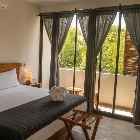 Muyu Hotel 2*