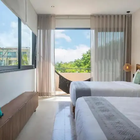 Hotel Ave Del Paraiso Ph - 3-bedrooms And A Pool