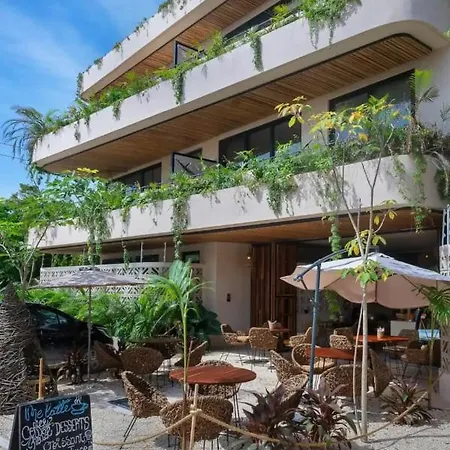 Hotel Ave Del Paraiso Ph - 3-bedrooms And A Pool