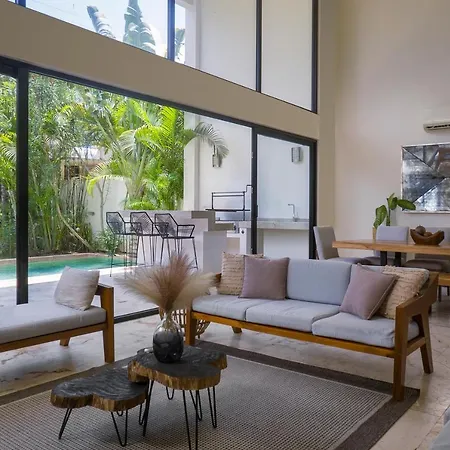 Spectacular 4br Style With Concierge And Secluded Pool *