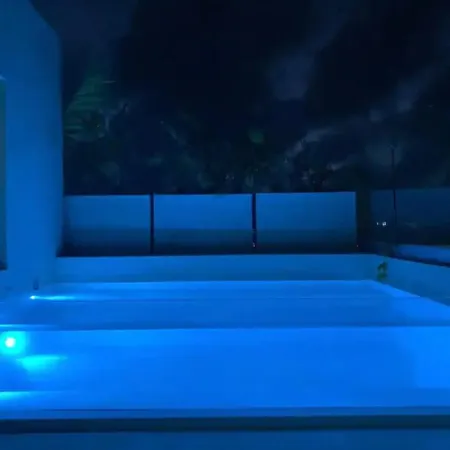 Hotel Ave Del Paraiso Ph - 3-bedrooms And A Pool