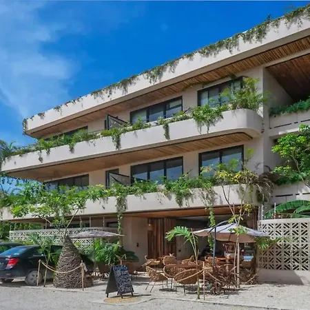 Hotel Ave Del Paraiso Ph - 3-bedrooms And A Pool