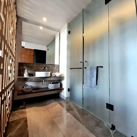 Estudio Moderno En Con Balcon Iik Estancias Largas *