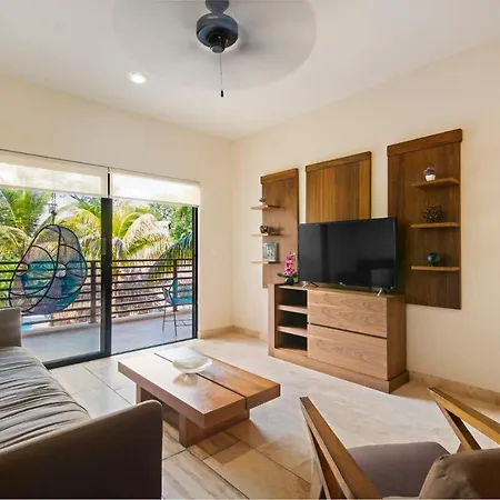 Tropical Elegance: Luxurious With Pool View Apartment Tulum