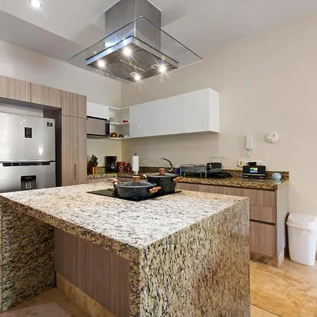 Apartment Tropical Elegance: Luxurious With Pool View Tulum