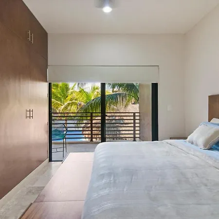 Tropical Elegance: Luxurious With Pool View Apartment Tulum