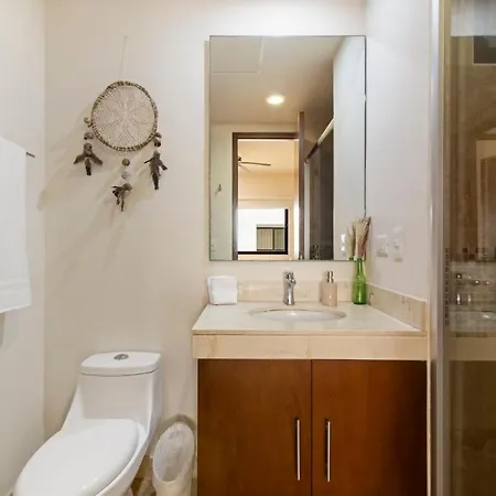 Tropical Elegance: Luxurious With Pool View Apartment *