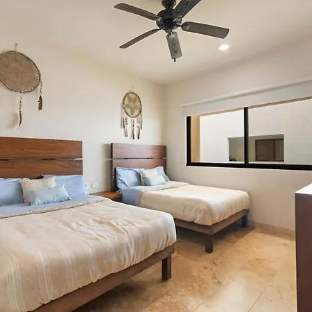 Tropical Elegance: Luxurious With Pool View Apartment