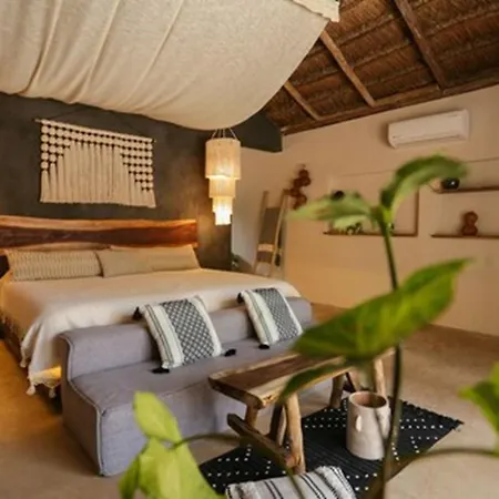 The Yellow Nest Hotel 5*