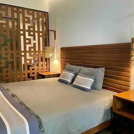 Cosy Studio, Sauna, Rooftop Pool Apartment
