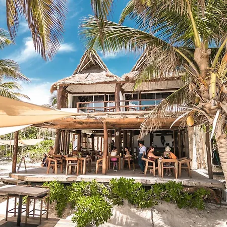 Niken Beachfront Hotel