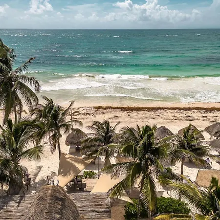 Niken Beachfront Hotel 4*