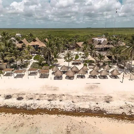 Niken Beachfront Hotel