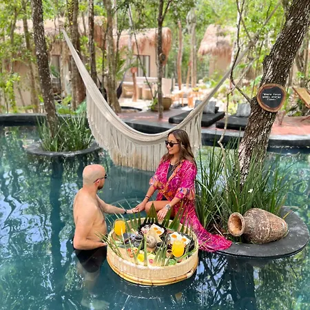 Hotel The Yellow Nest Tulum