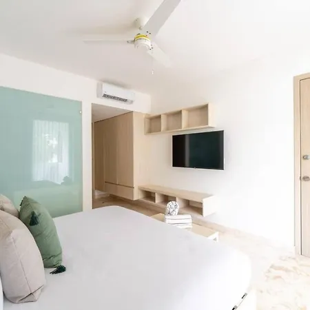 Hunab Kah Serene Rooftop Pool Apartment