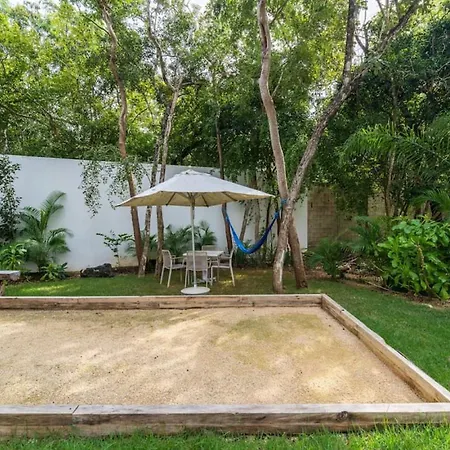 Hunab Kah Serene Rooftop Pool Apartment