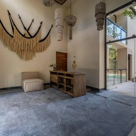 Kaako Modern
