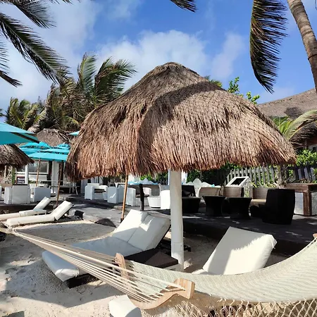 Estrellas - Located At The Party Zone Hotel 4*