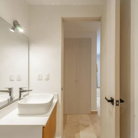 2 Bd With Private Balcony, Pool View, Gym Holiday home Tulum