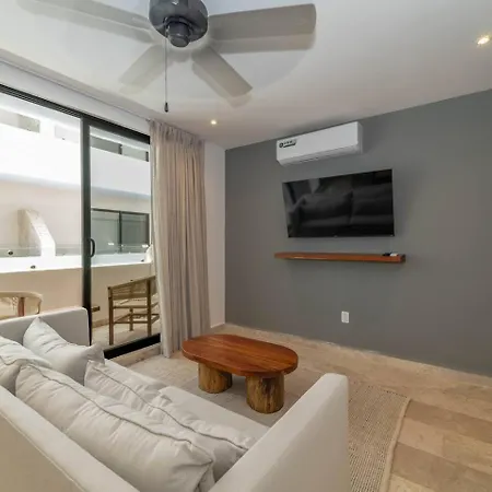 Holiday home 2 Bd With Private Balcony, Pool View, Gym Tulum