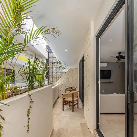 2 Bd With Private Balcony, Pool View, Gym *