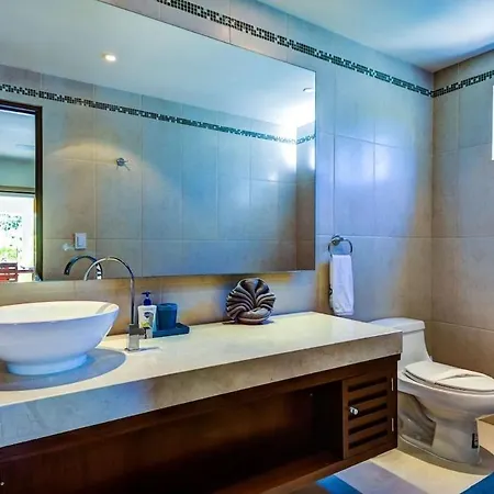 Holiday home Jungle Paradise Ph W/ Private Terrace & 2 Jacuzzis
