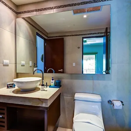 Holiday home Jungle Paradise Ph W/ Private Terrace & 2 Jacuzzis *