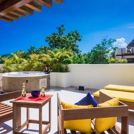 Jungle Paradise Ph W/ Private Terrace & 2 Jacuzzis Holiday home