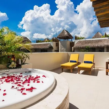 Jungle Paradise Ph W/ Private Terrace & 2 Jacuzzis *