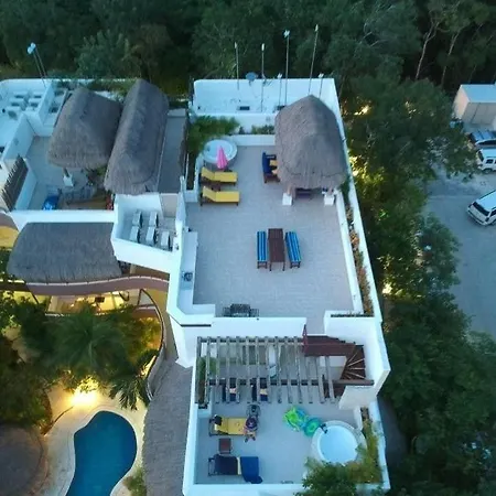 Jungle Paradise Ph W/ Private Terrace & 2 Jacuzzis