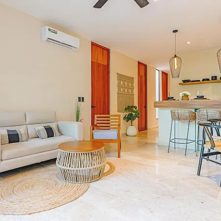 Chen Luum Penthouse 301 *