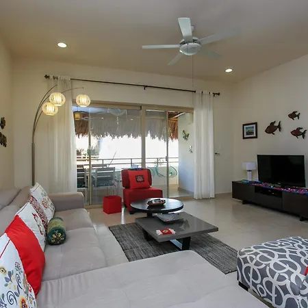 Apartment Luzera - With Ample Private Roof & Jacuzzi & Bbq