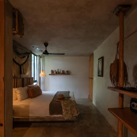 Hotel Casa Coyote 3*