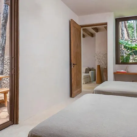 3br In Gated Community With Private Rooftop Plunge Pool, Grill & Shared Pool Holiday home