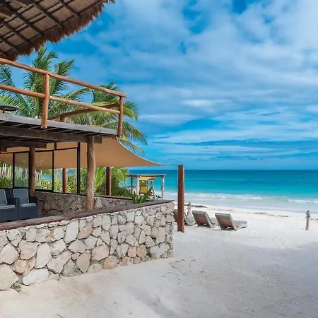 Casa Aakbal Private Fron Sea Location