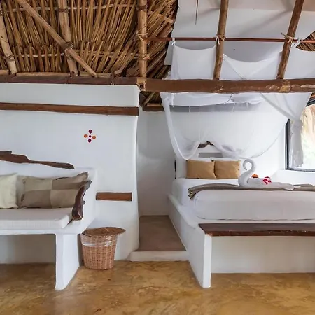 Villa Casa Aakbal Private Fron Sea Location