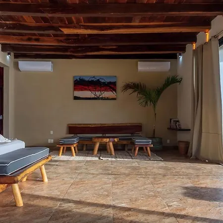 Casa Aakbal Private Fron Sea Location