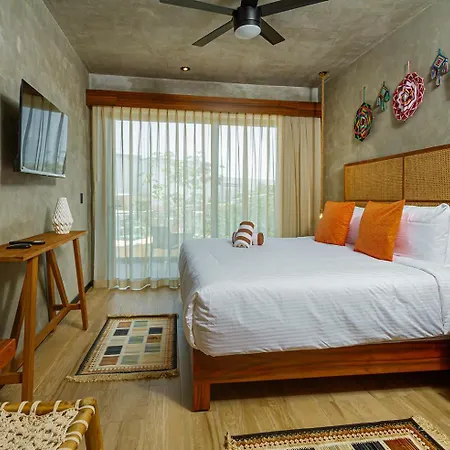 Aparthotel Impresionante Tuk 4*
